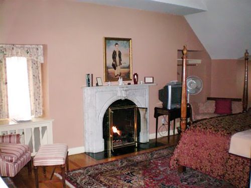 Montague Inn Сагъно Екстериор снимка