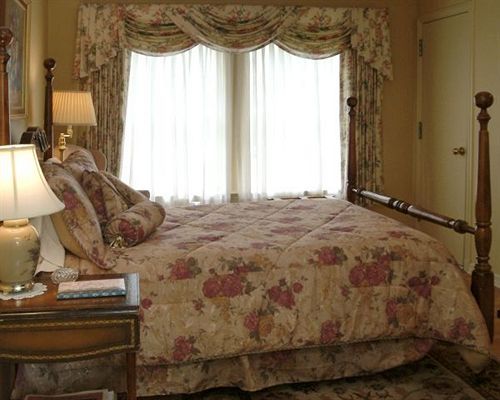 Montague Inn Сагъно Екстериор снимка