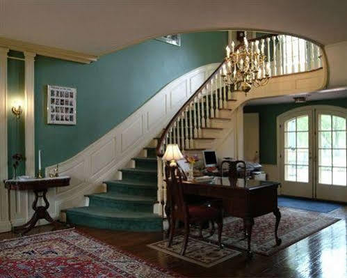 Montague Inn Сагъно Интериор снимка